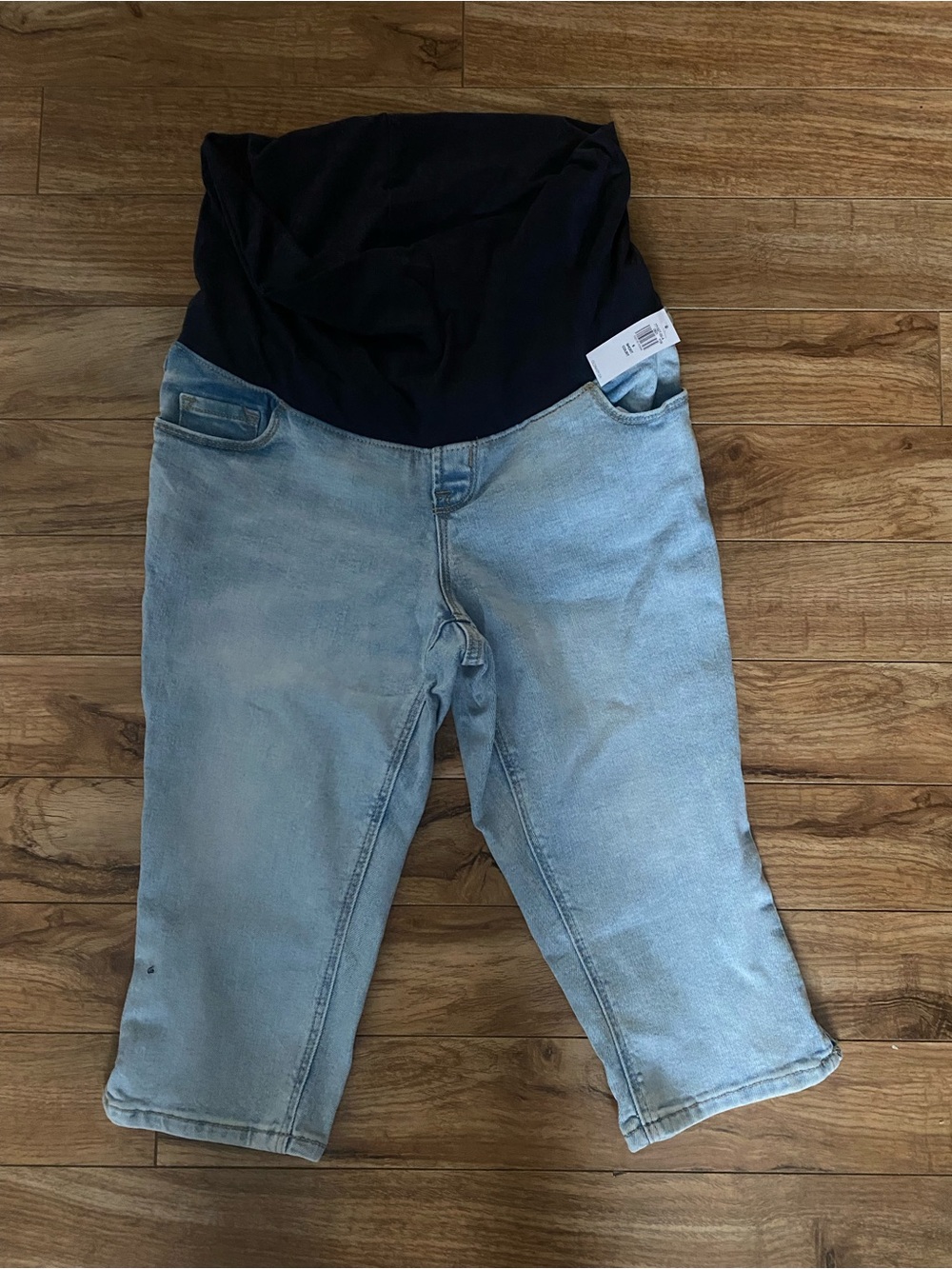 Old Navy Light Blue Maternity Capri with Black Waist Panel